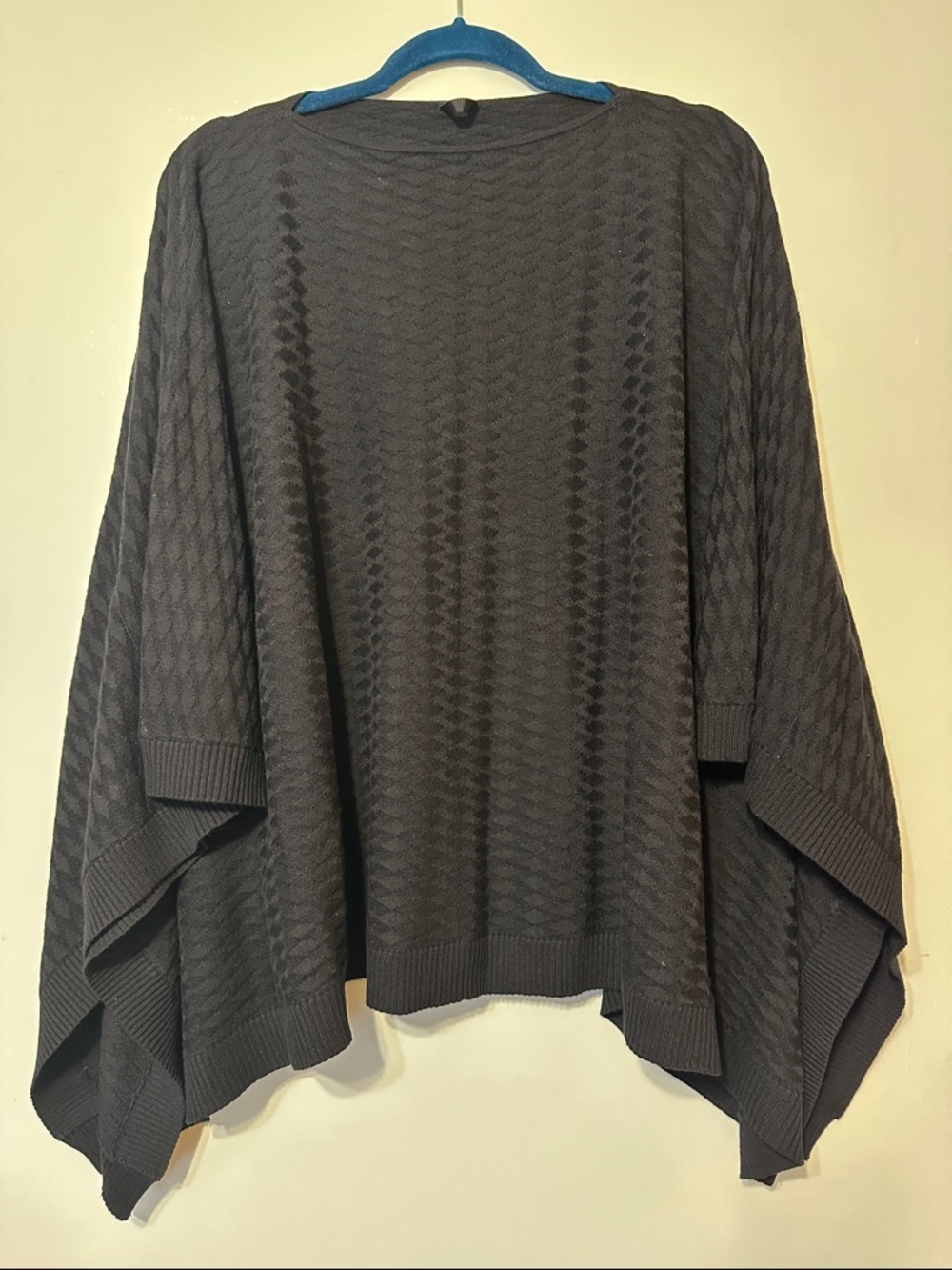 Lululemon Divinity Poncho - Picture 4 of 5